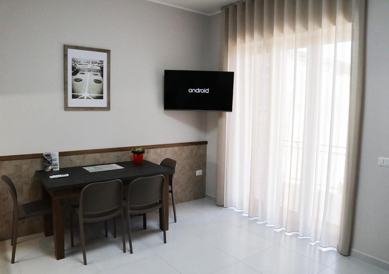 カゼルタ Residenza La Reggia Bed & Breakfast エクステリア 写真